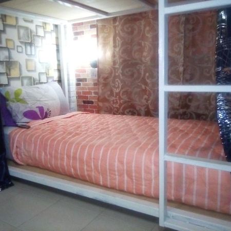 Ban Kru Ae Mixed Dorm Bed & Breakfast กรุงเทพมหานคร ภายนอก รูปภาพ