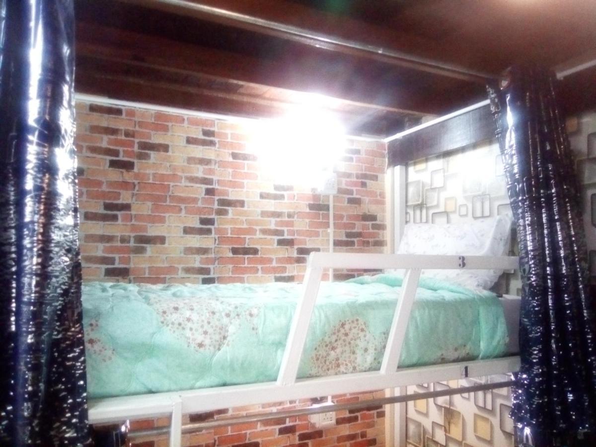 Ban Kru Ae Mixed Dorm Bed & Breakfast กรุงเทพมหานคร ภายนอก รูปภาพ